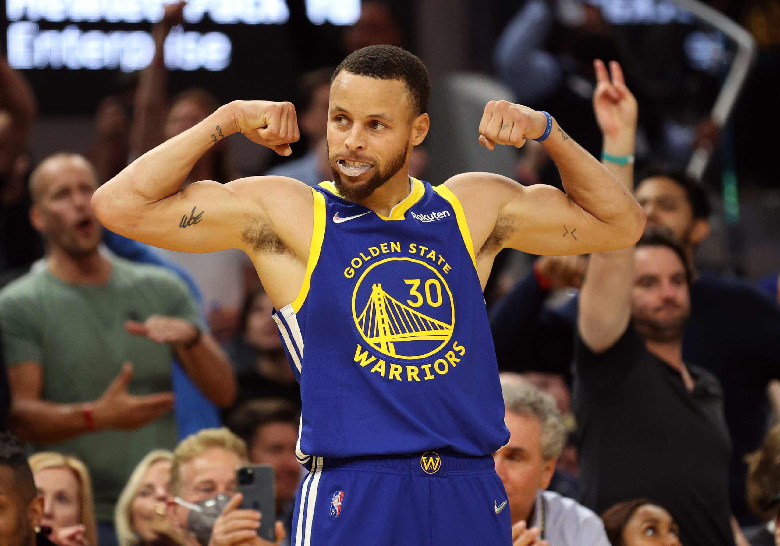 Video: Stephen Curry hits half-court shot in NBA All-Star Game - Sports  Illustrated