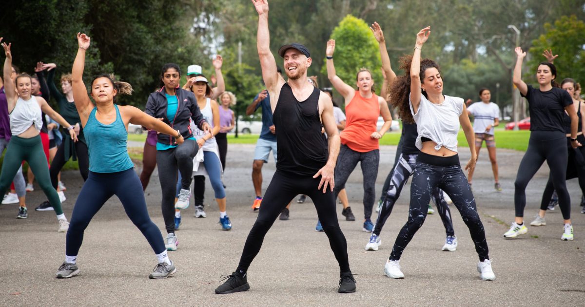 Free outdoor dance fitness class draws crowds every weekend - The San ...