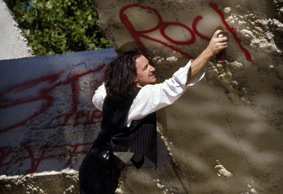 Photos of U2’s Bono vandalizing an iconic work of SF public art