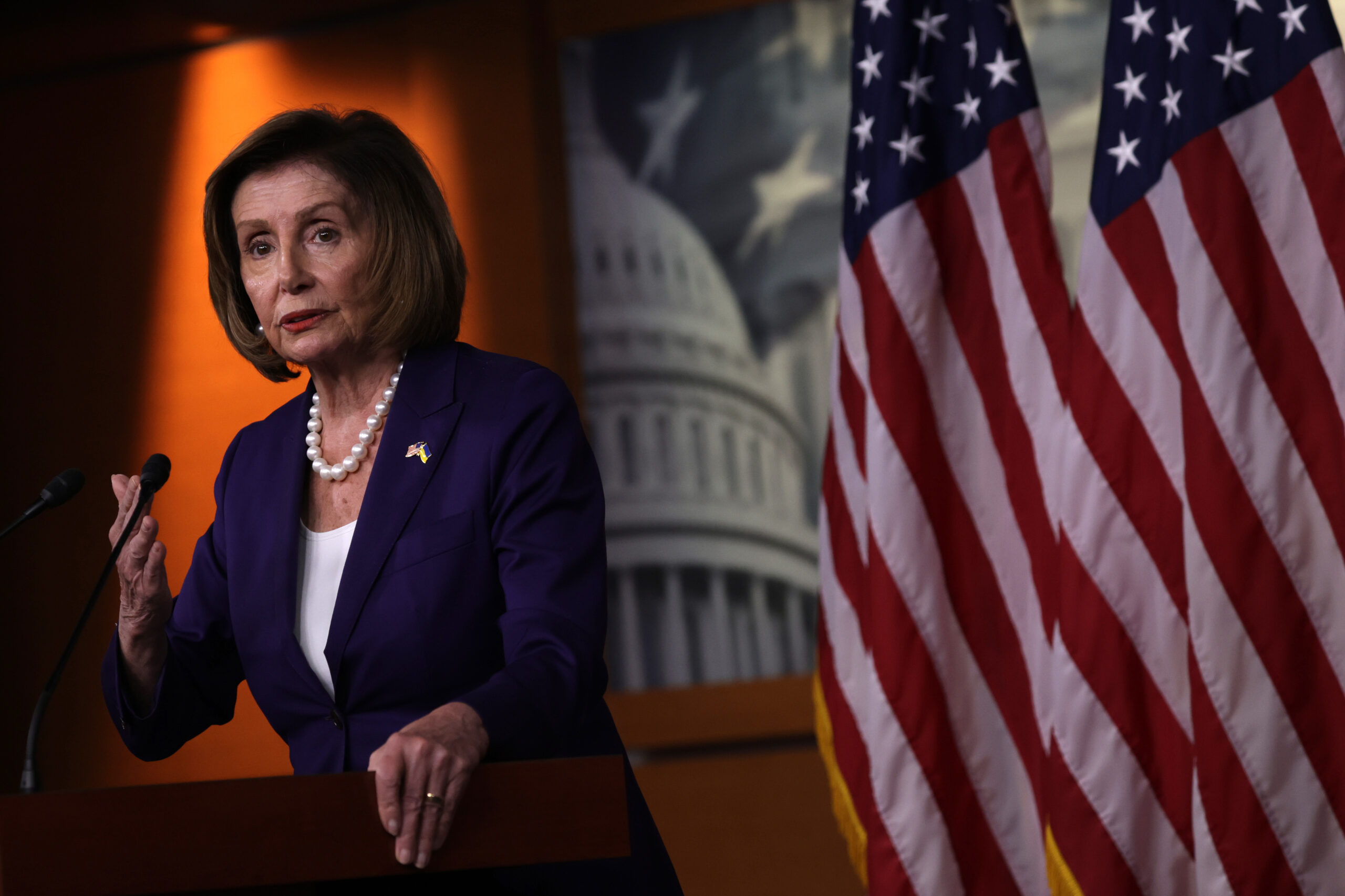 Pelosi Says She’ll Decide on House Leadership Role After Midterms Settled