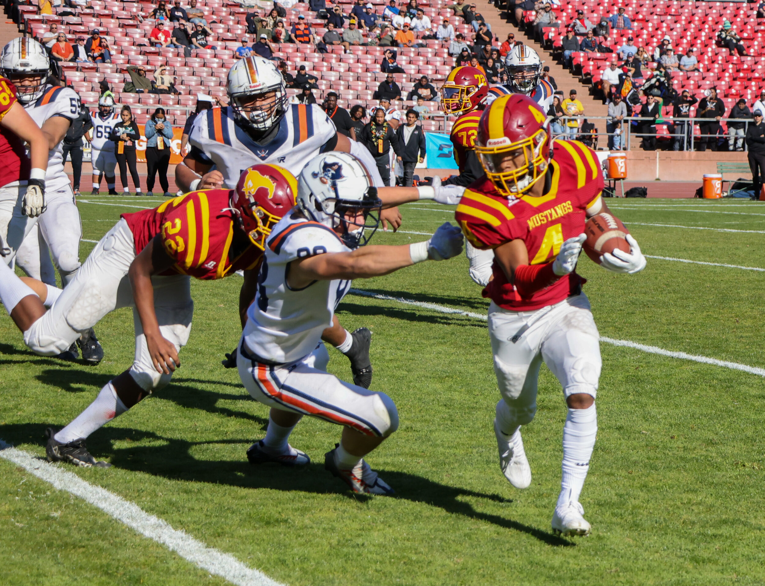 Lincoln knocks off Balboa in 96th Turkey Day Game to advance