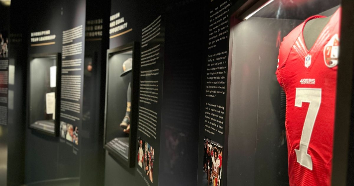 49ers legends unveil statues at new museum