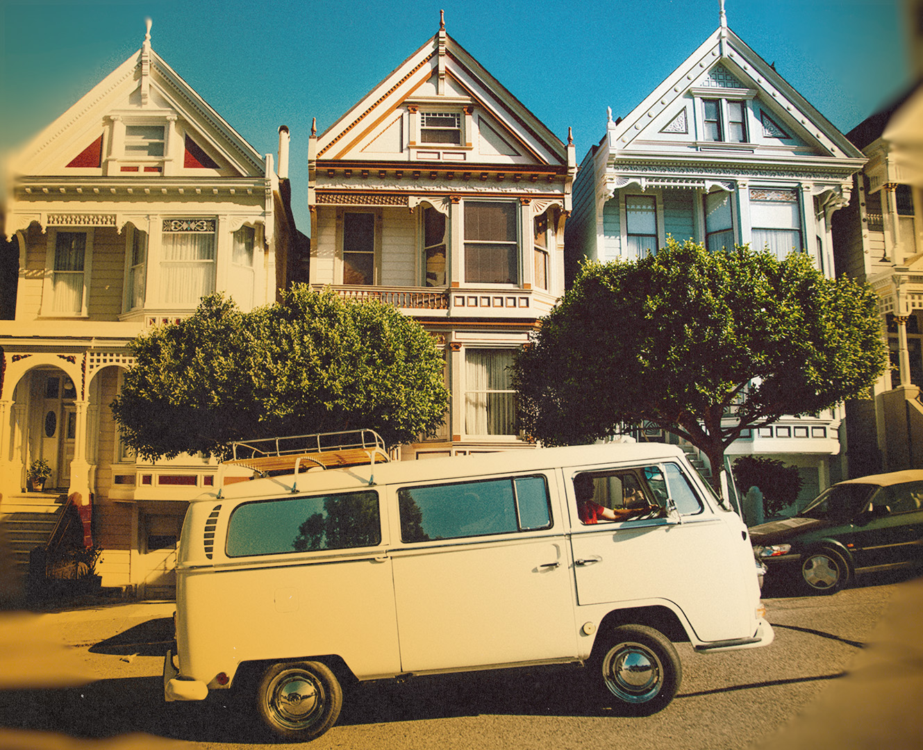 Tour Company Shows Off SF in a Fleet of VW Buses