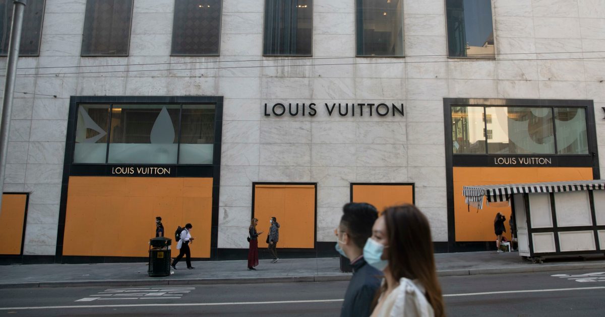 Louis Vuitton store in SF's Union Square 'emptied out' by thieves