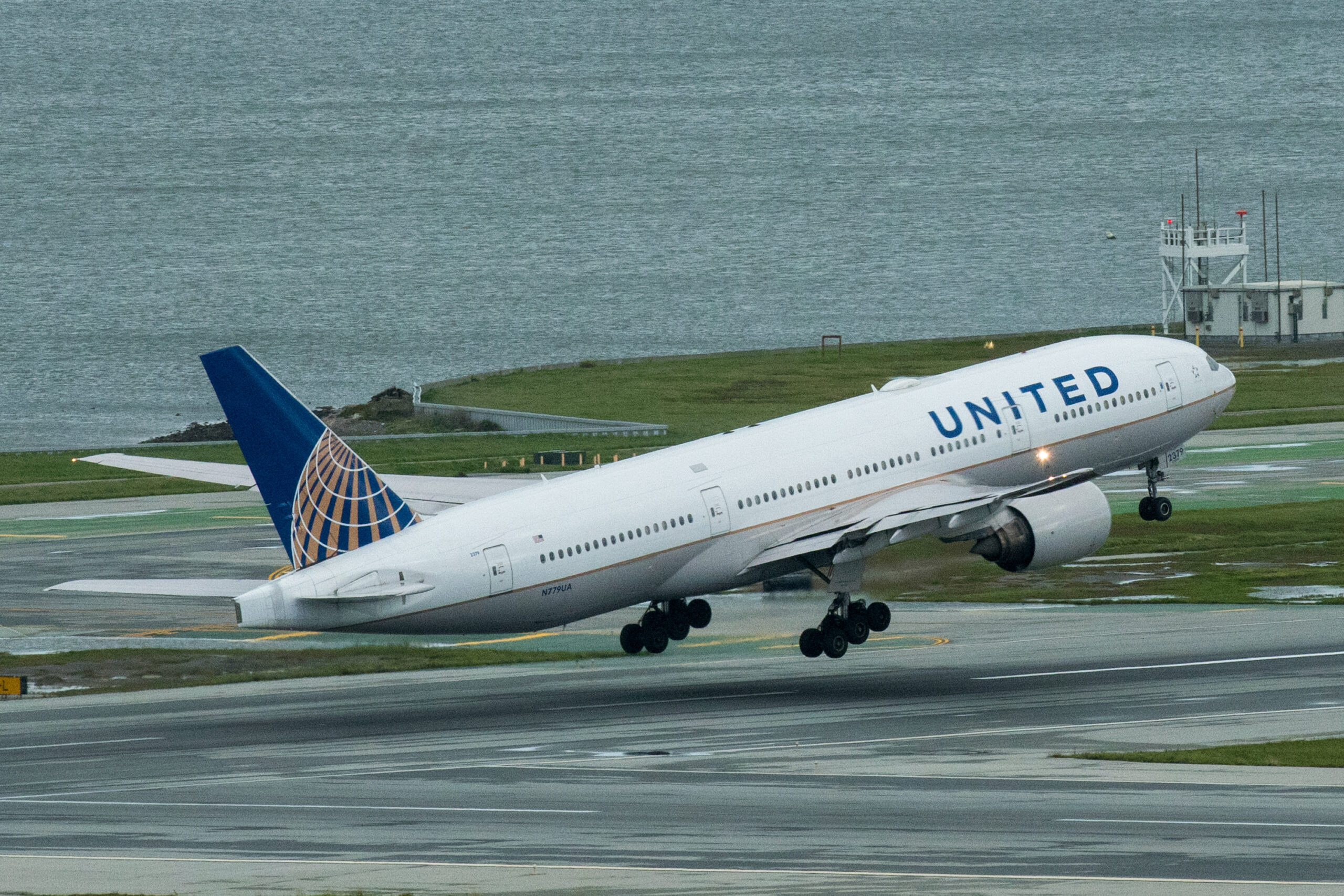 United Airlines Adds San Francisco Airport Flights After Alaska, Southwest Cuts