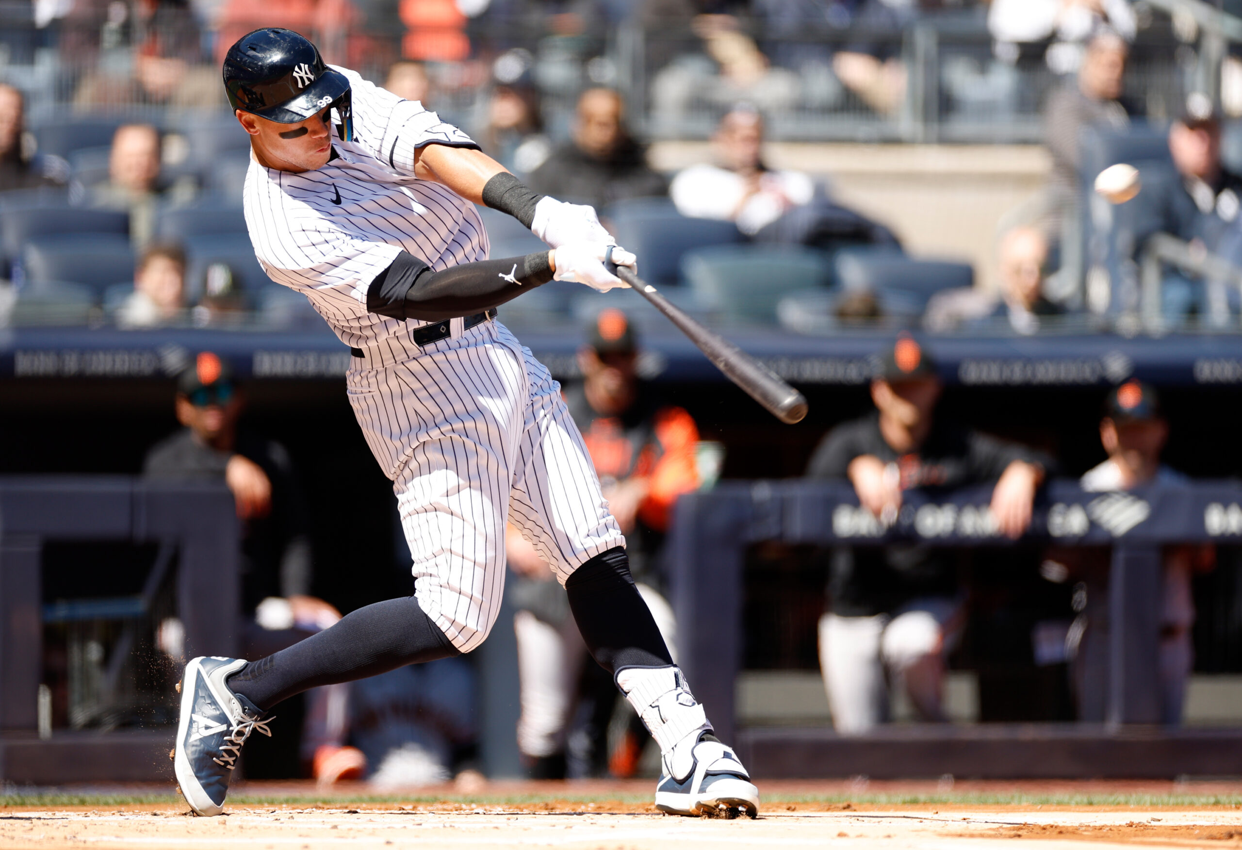 Aaron Judge Homers in First At-Bat Against SF Giants