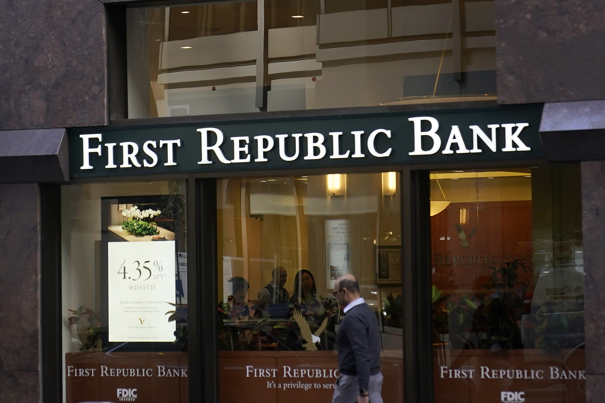 First Republic Bank Up in the Air as Regulators Juggle Its Fate