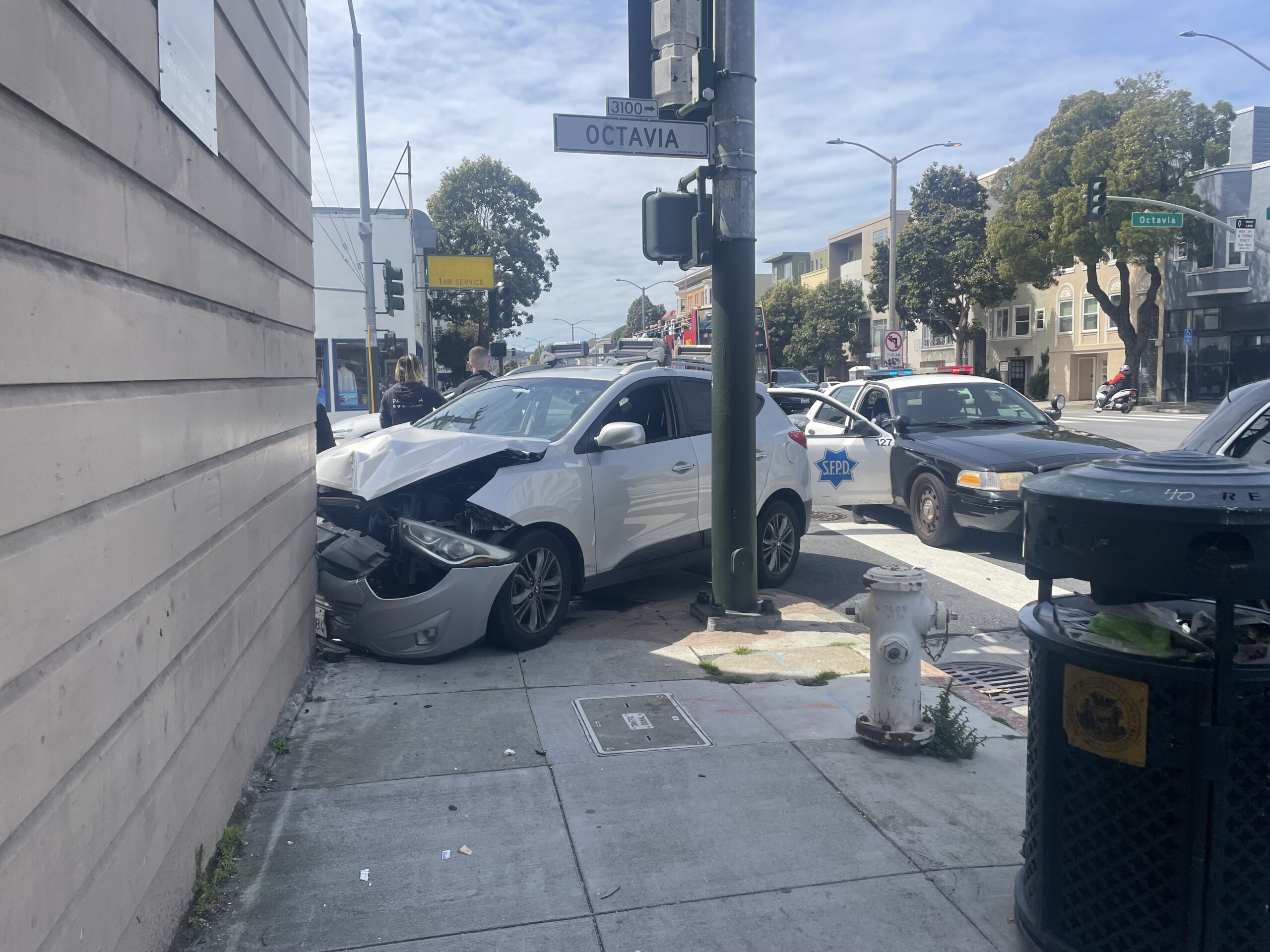 Car Crashes Into Building in San Francisco’s Marina District