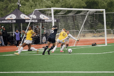 Oakland Women’s Soccer Team Rises as Pro Sports Bow Out