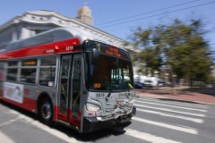 San Francisco Russian Hill Armed Robbers Flee on Bus, Police Say