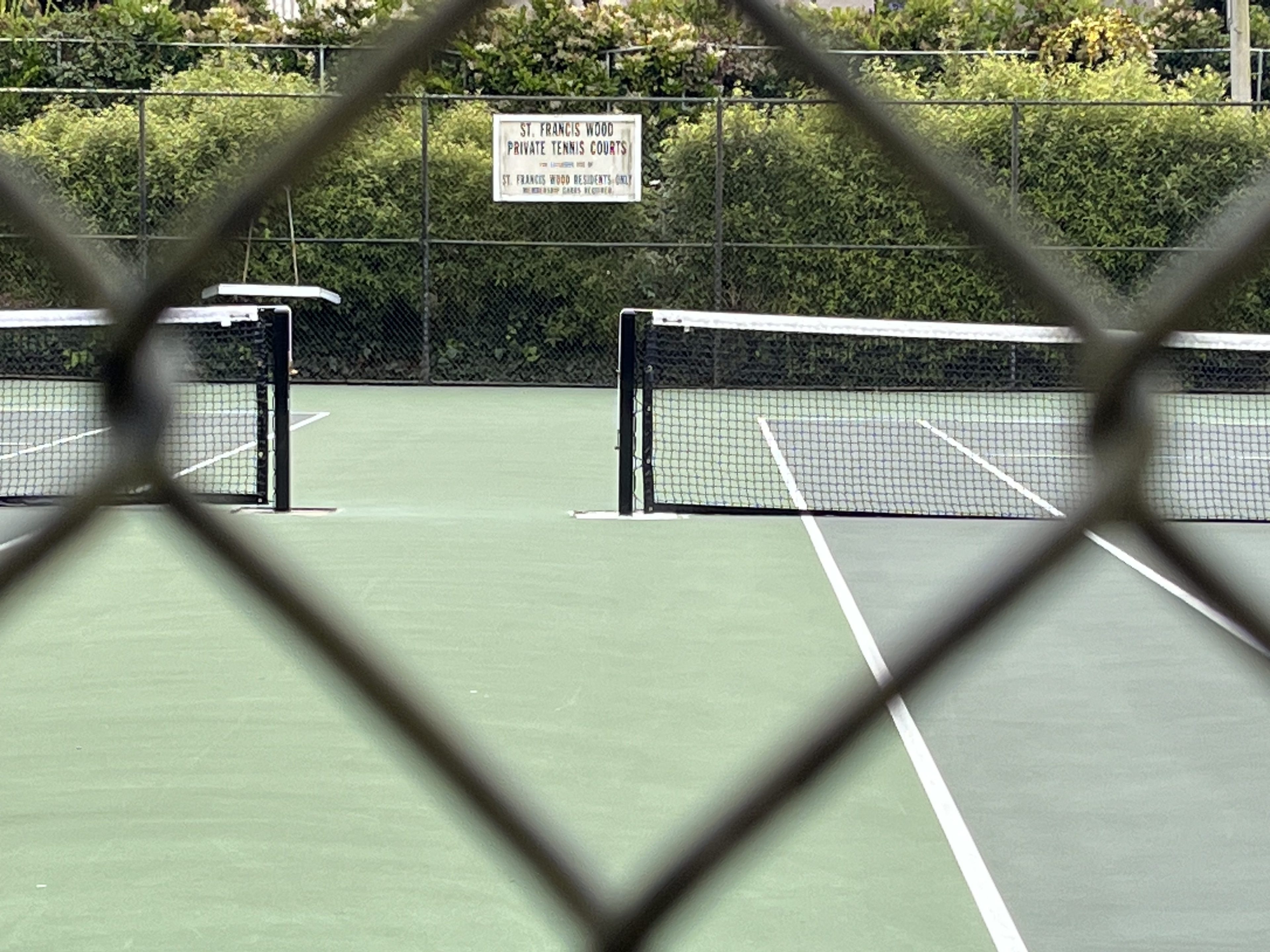 Posh San Francisco Enclave Enters Pickleball Cold War as Anonymous Fliers Dropped