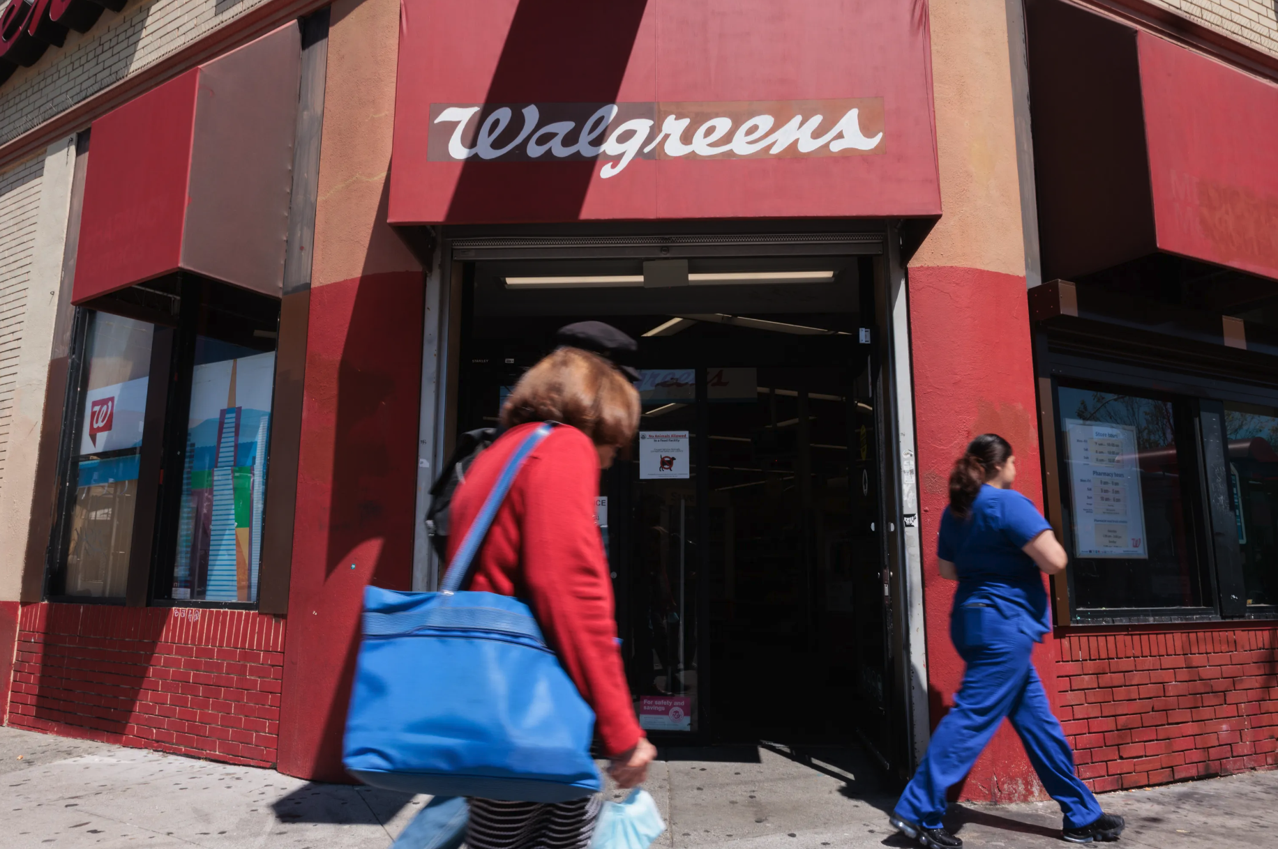 San Francisco Walgreens wagon thieves brought baby with them, police chief says