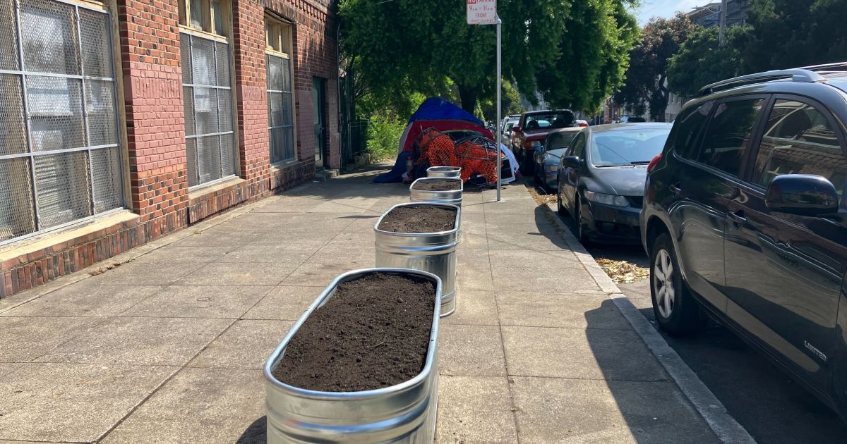 San Francisco Homeless: Planters Dubbed ‘Hostile Structure’ San Francisco Homeless: Planters Dubbed ‘Hostile Structure’