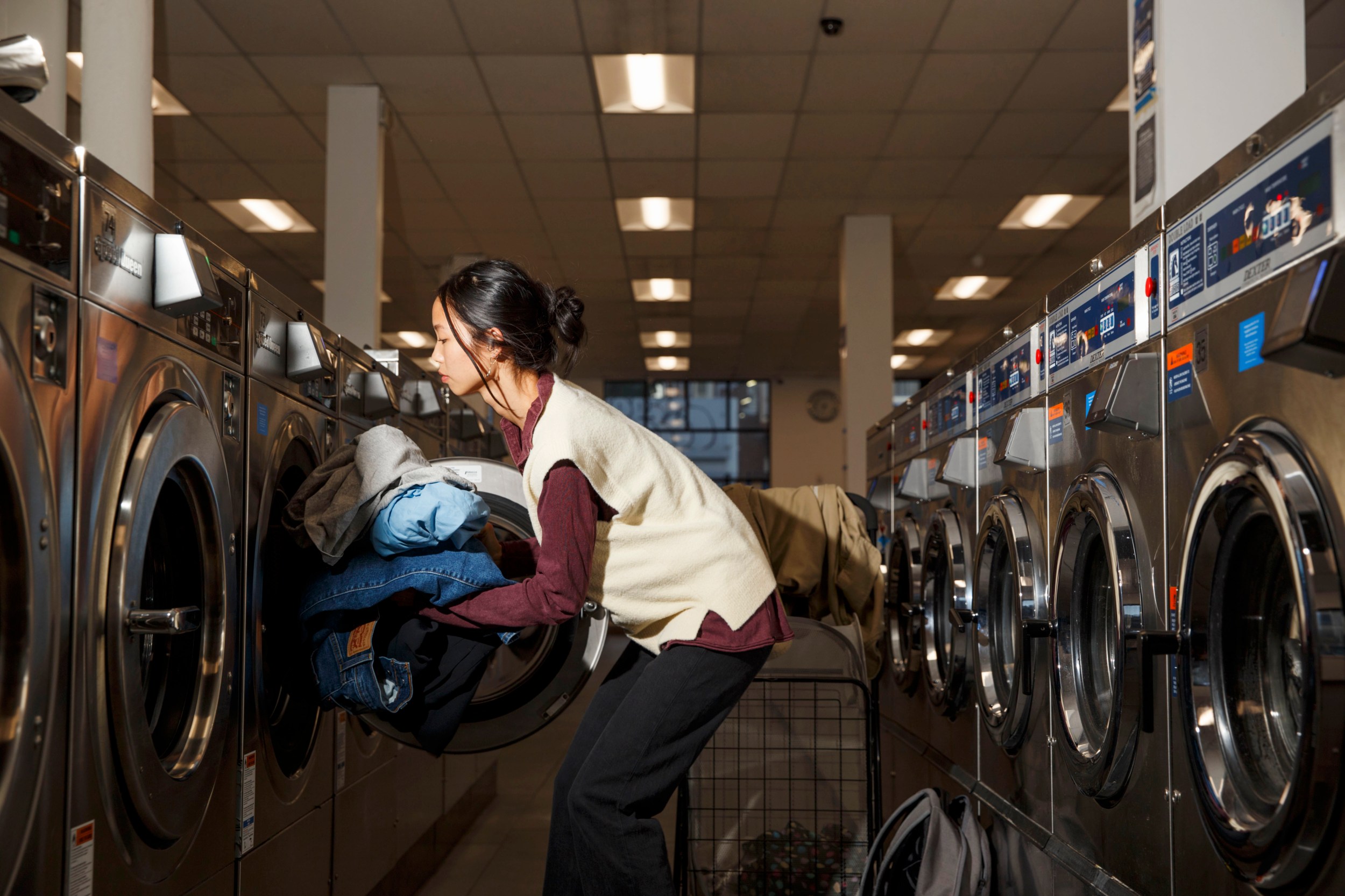 Don't pay for public laundry. Look up “portable washer”. It pays for itself  eventually : r/povertyfinance