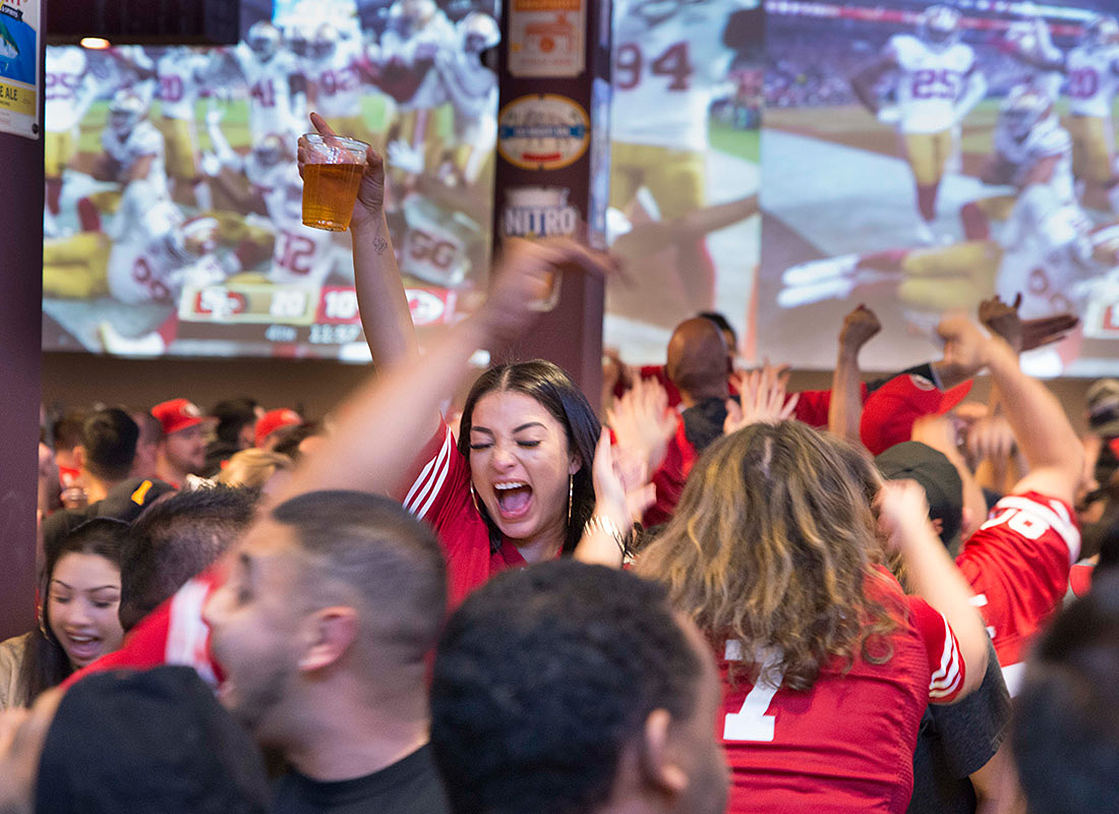 San Francisco 49ers Bars: Where To Watch Football in the Bay Area This Season