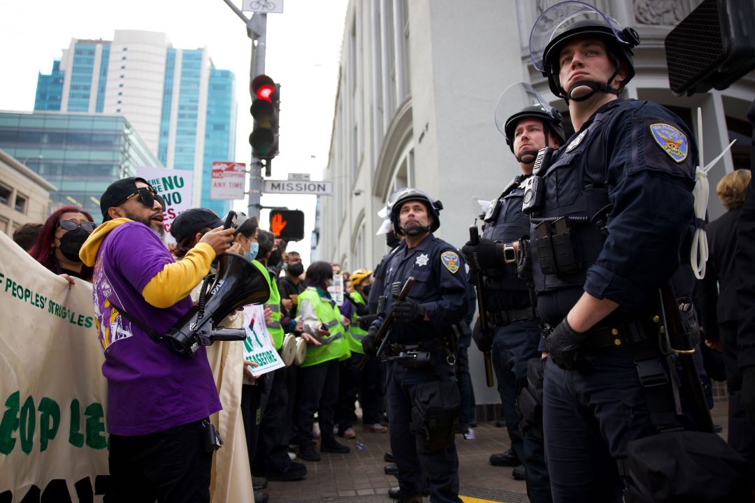 San Francisco Traffic: APEC Protesters Block Streets