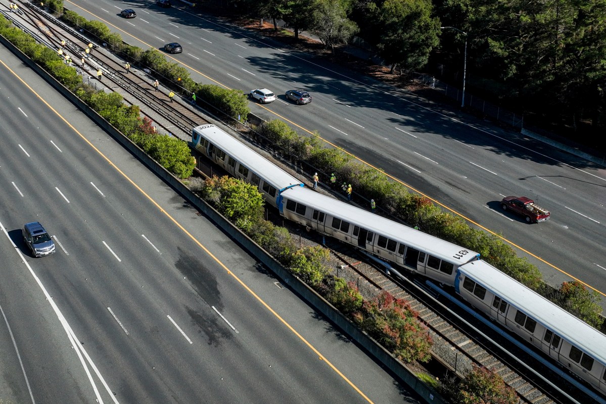 Major BART delays after fatal crash halts East Bay line service