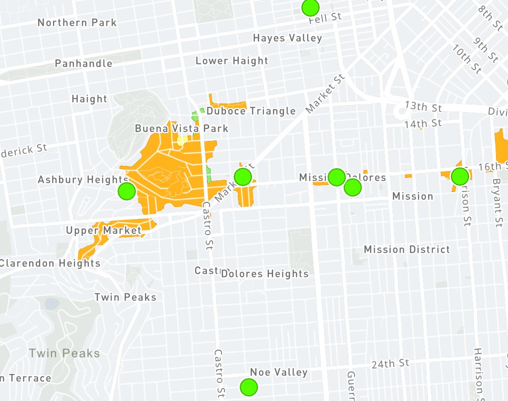 A screenshot capture of a grayscale map showing several central San Francisco neighborhoods is splotched with orange and green areas depicting power outages.