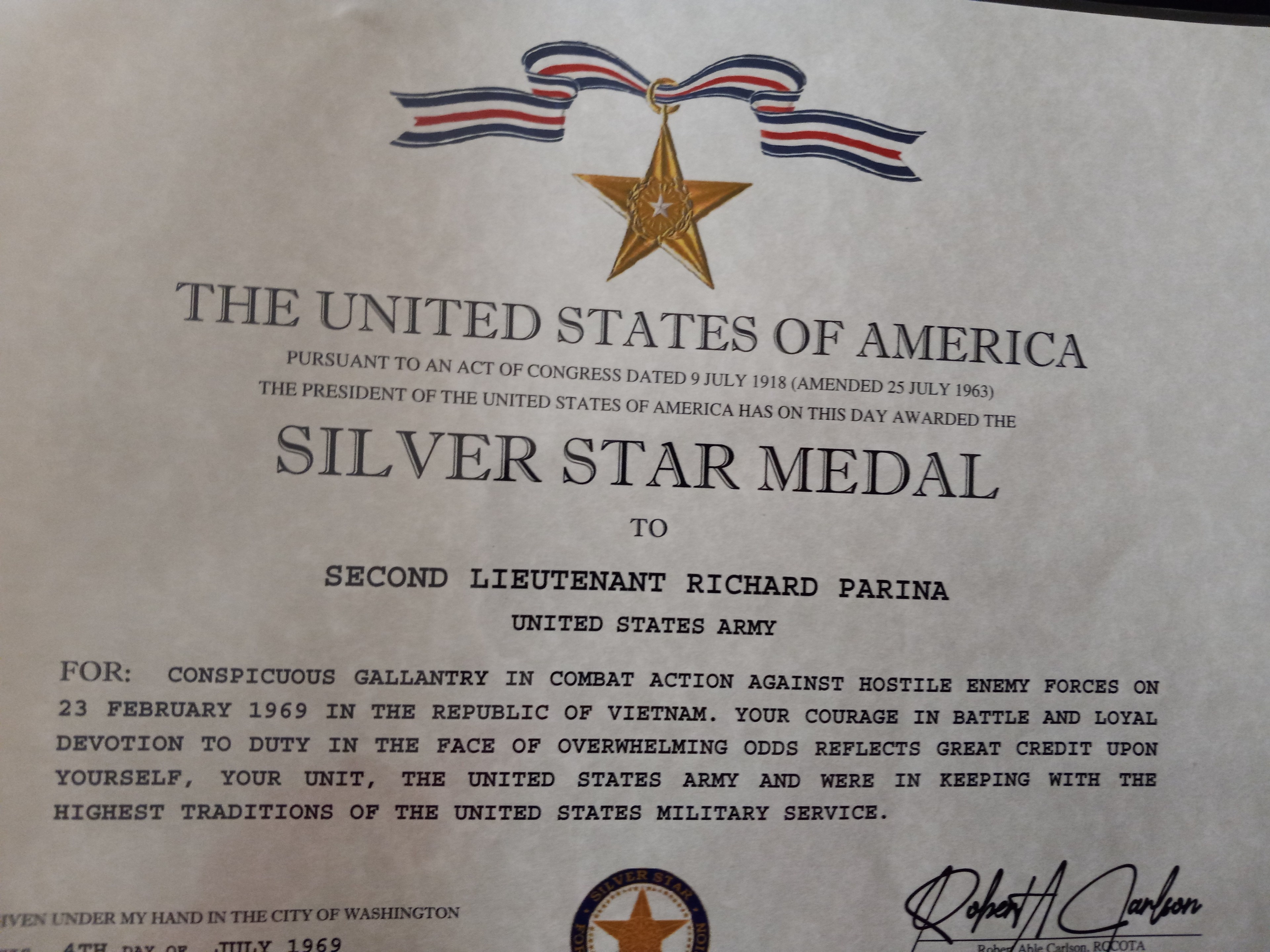 A document that claims to be a Silver Star certificate for Richard Parina.