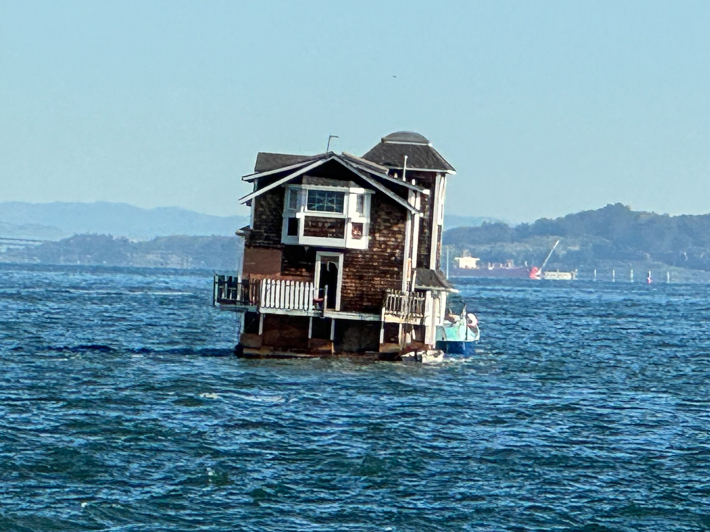 The San Francisco Bay voyage of a houseboat