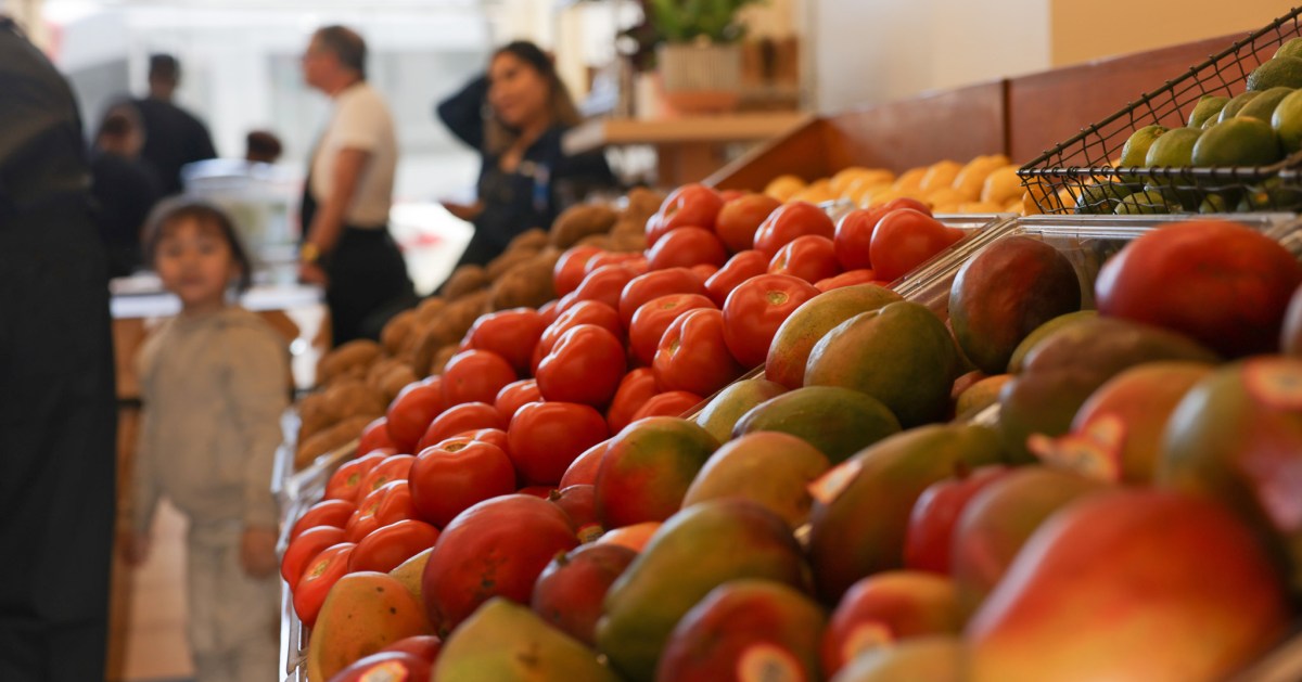 San Francisco’s free grocery store, where no one pays for food – The San Francisco Standard