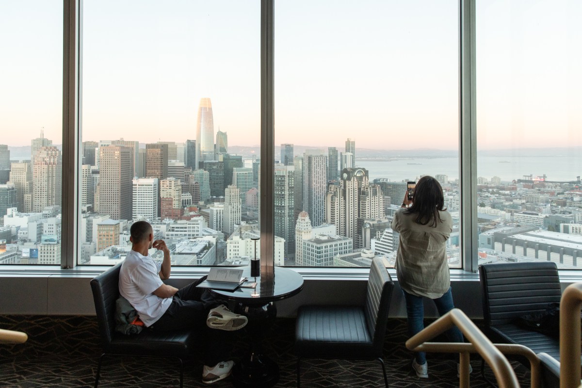 San Francisco hotel bar Cityscape is the highest in the city