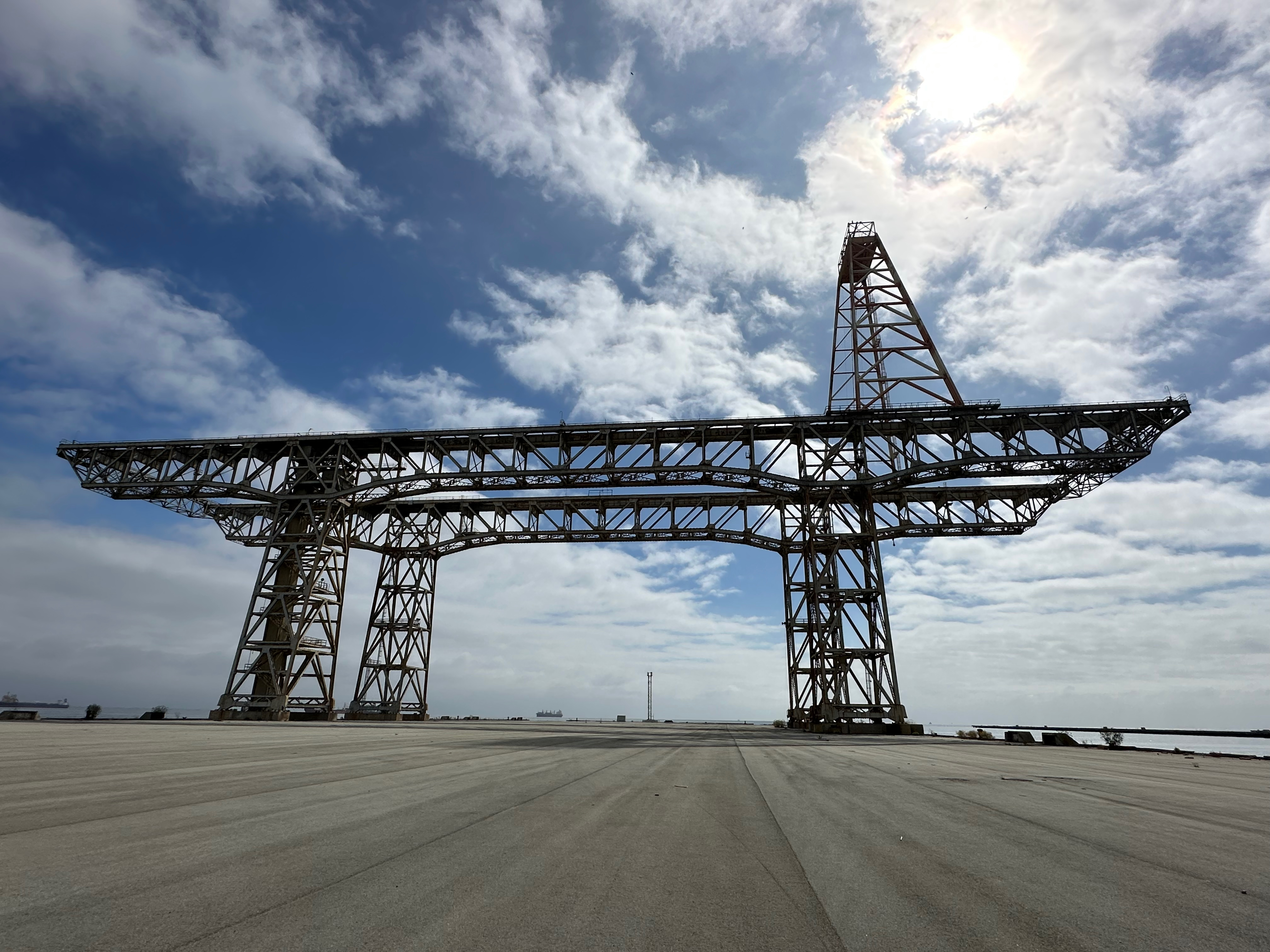 sfstandard.com - Astrid Kane - SF's tallest industrial relic is about to be a massive art installation