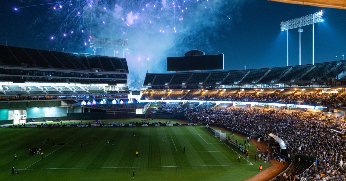 Oakland Roots bring the Coliseum to life for season opener