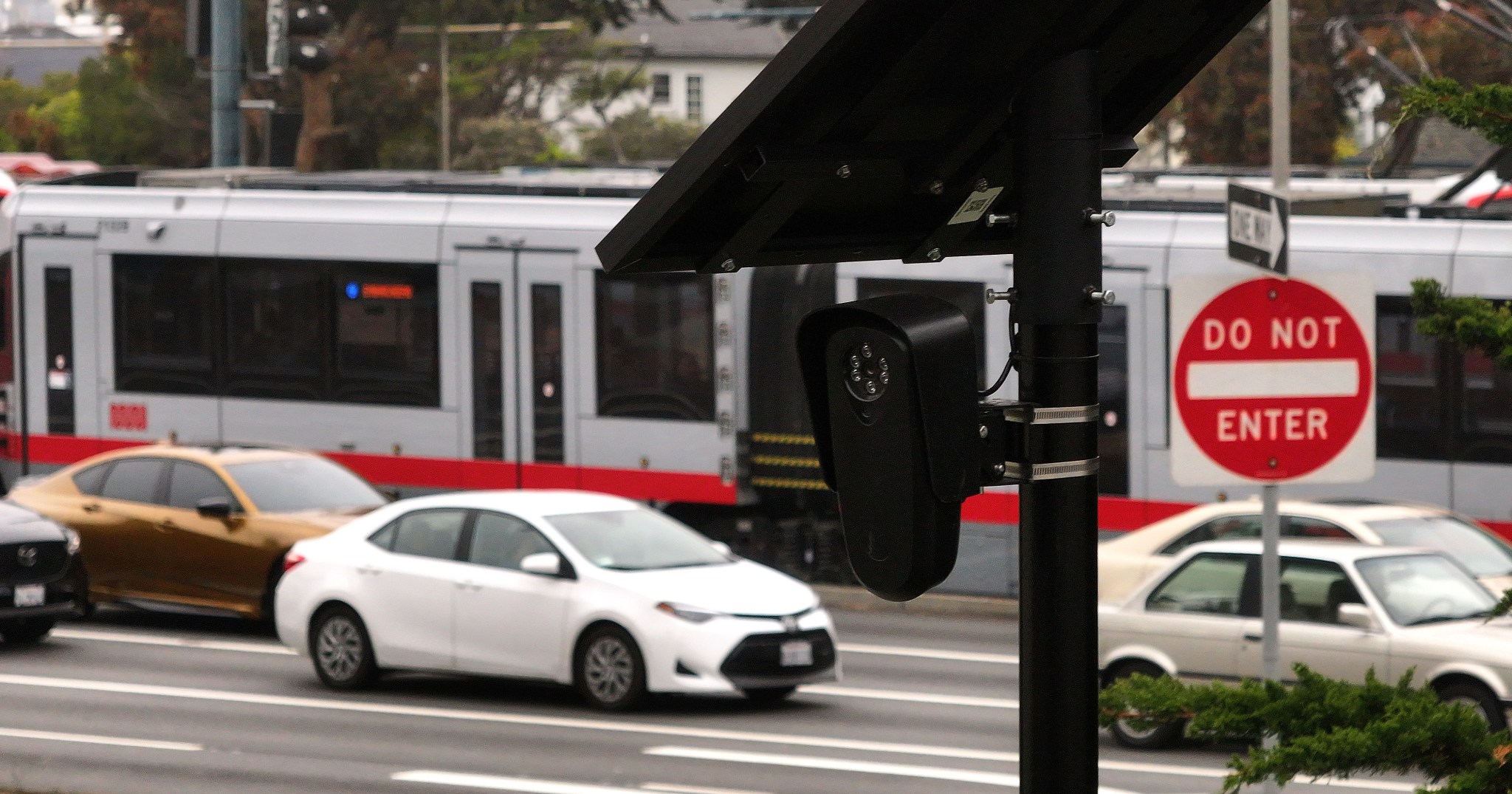 Oakland cops gave ICE license plate data; SFPD also illegally shared with feds